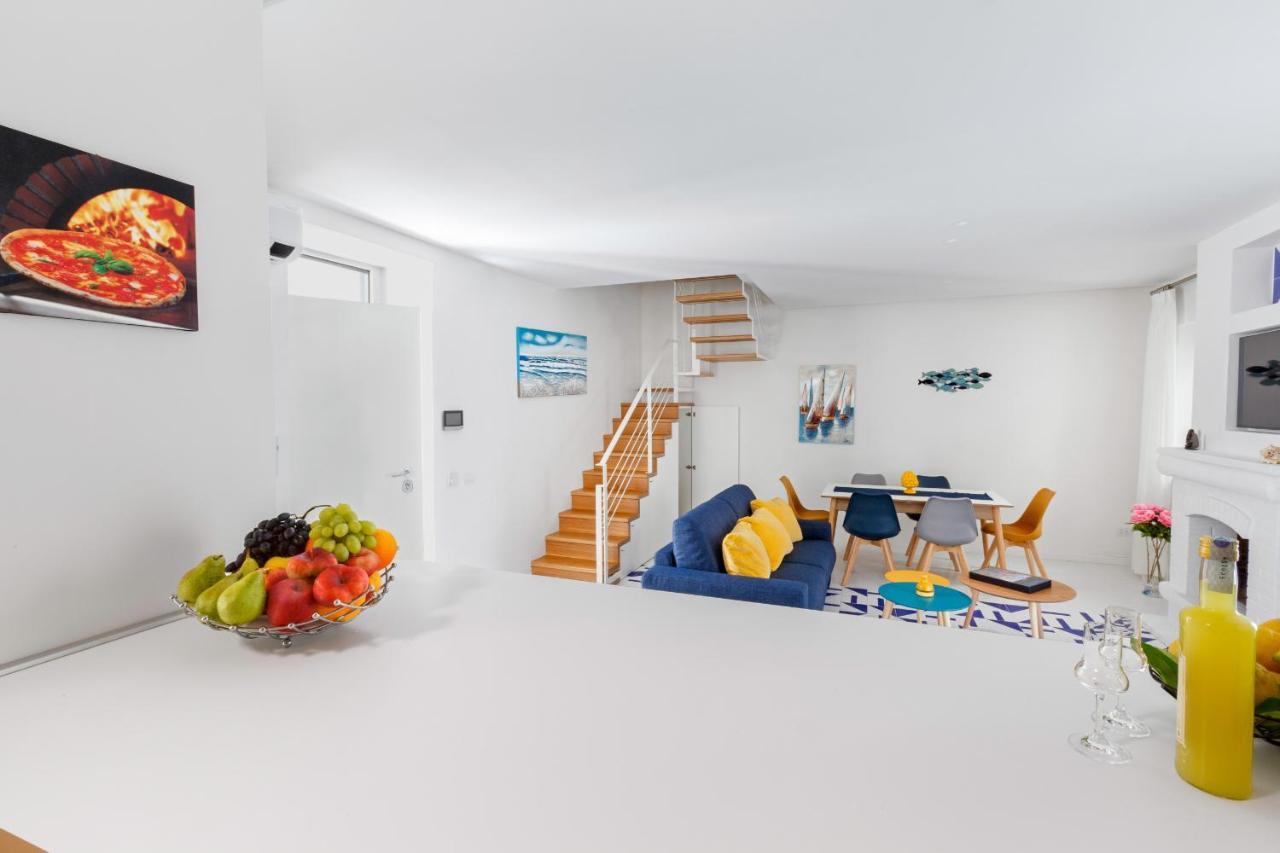 Estate4Home - Leucosia Соренто Екстериор снимка
